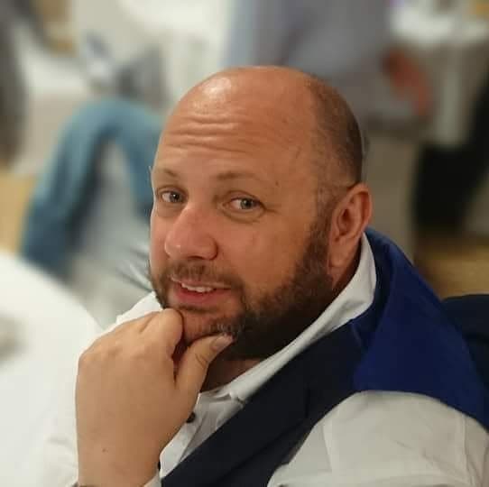 Stephen Kinsey, owner of RockyChimp